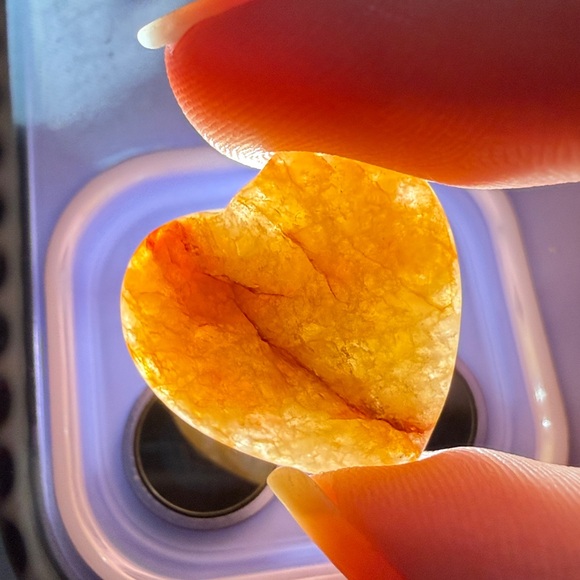 Mini Heart Quartz - Picture 2 of 2